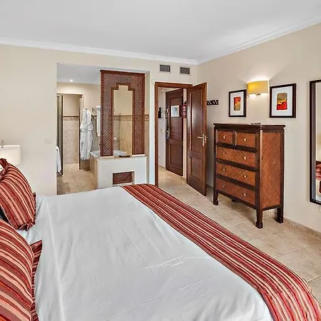 酒店 Wyndham Grand Costa Del Sol 5*
